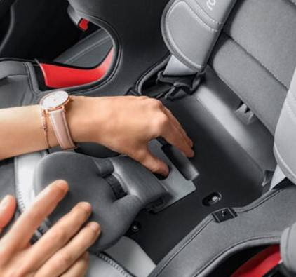 Britax Romer Advansafix I-size Fotelik Samochodowy 9-36 kg Cool Flow - Silver