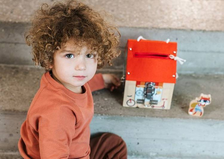 Lilliputiens Drewniany Domek Manipulacyjny Z Zamkami Lisek Włamywacz 3 Lata+