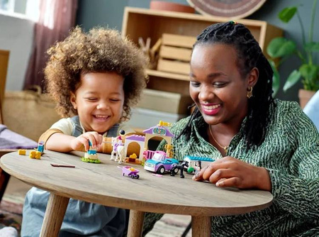 Lego Friends Szkółka Jeździecka i Przyczepa dla Konia 41441