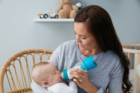 B.Box Butelka dla niemowląt z dozownikiem 240 ml Zielony