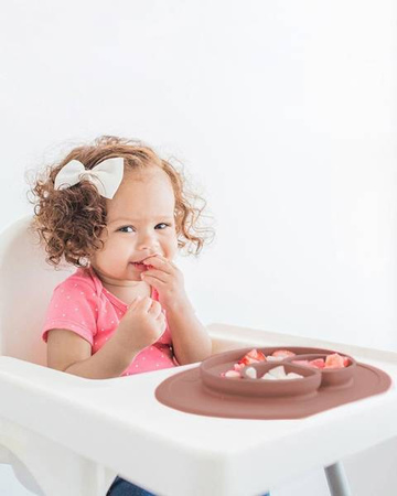 EZPZ Silikonowy Talerzyk Z Podkładką Mały 2w1 Mini Mat Brązowy