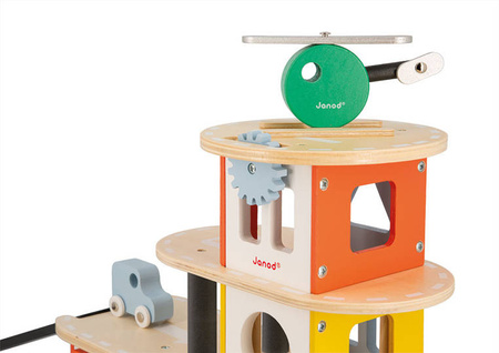 Janod Drewniany garaż piętrowy z 4 akcesoriami Bolid 2+