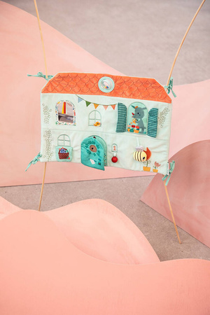 LILLIPUTIENS Miękka tablica aktywizująca do zabawy Domek Sarenki Stelli i Smoka Joe 3 m+