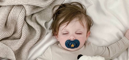 Lovi Smoczek Silikonowy Dynamiczny 18m+ 2szt Stardust 22/895 Green