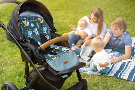 Sensillo Wkładka Do Wózka Wafel Kraina Zwierząt / Szara