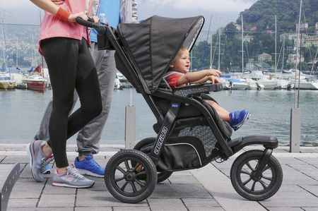 Chicco Trio Activ3 Wózek Wielofunkcyjny 3w1 Jet Black