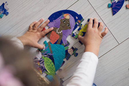 Mudpuppy Puzzle konturowe Zatoczka syren 75 elementów 5+