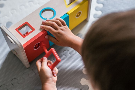 Janod Drewniany sorter z kluczykami Essentiel