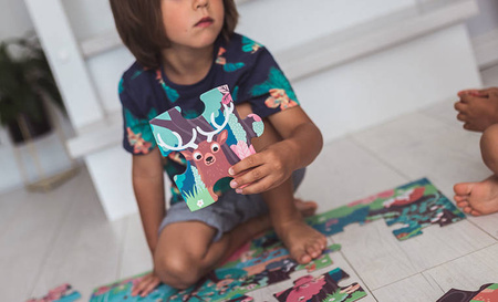 Janod Świecące puzzle z mini-lampką UV Las 24 elementy 3+