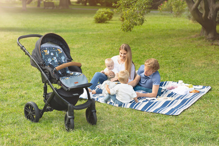 Sensillo Wkładka Do Wózka Wafel Kraina Zwierząt / Szara