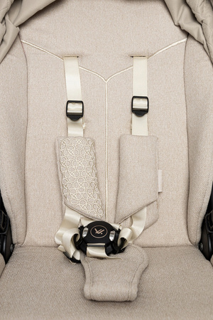 Muuvo Quick Boho Wózek Głęboko-Spacerowy Beige + Cybex Aton B2 i-Size Fotelik Samochodowy 0-13kg + Baza One Volcano Black