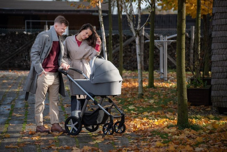 Baby Design Husky 2022 Wózek Głęboko-Spacerowy 107 Silver Grey Koła Pompowane