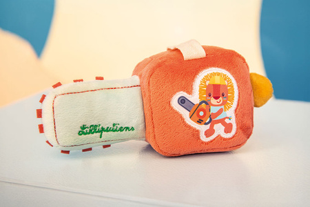 Lilliputiens Grzechotka piła Lew Jack 3 m+