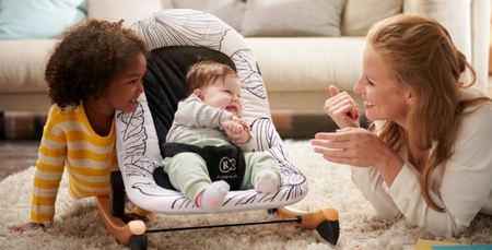 Kinderkraft Finio + Fini Leżaczek/Bujaczek + Krzesełko black/white