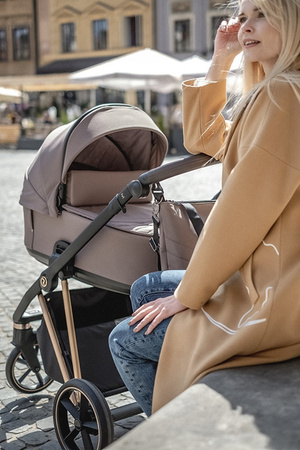 Roan Ivi 2.0 Vintage Wózek Głęboko-Spacerowy Praline + Cybex Aton B2 i-Size Fotelik Samochodowy 0-13kg + Baza One Volcano Black