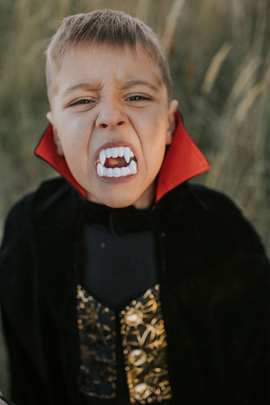 Souza! Kostium peleryna i wampirze zęby Dracula 4-8 lat