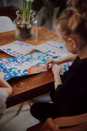 Mudpuppy Zestaw do wyklejania Naklejki holograficzne 200+ szt. z plakatem Magiczne jednorożce 4+