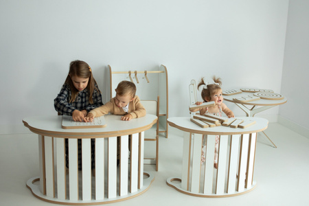 GUGI Drewniany Bujak Montessori XL + Ścianka Wspinaczkowa / Zjeżdzalnia + Poduszka Różowa + Krzesełko + Blat