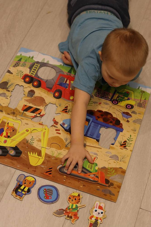 USZKODZONE OPAKOWANIE Mudpuppy Puzzle podłogowe Plac budowy z unikalnymi kształtami 25 elementów 2+