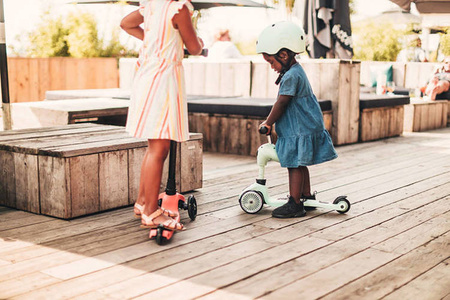 Scootandride Highwaykick 1 Jeździk i Hulajnoga 2w1 1-5 Lat Kiwi