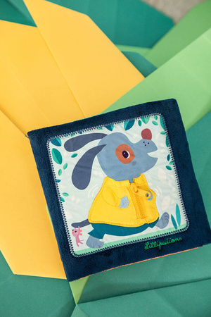 Lilliputiens Książeczka edukacyjna "Uczę się sam ubierać" Piesek Jules 18 m+