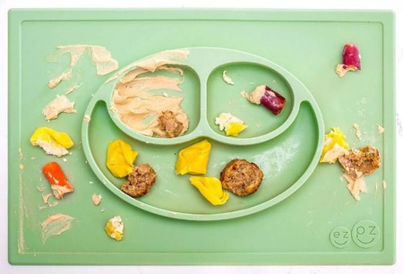 EZPZ Happy Mat Silikonowy Talerzyk z Podkładką 2w1 Pastelowa Zieleń