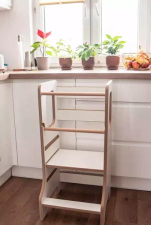 Baby Wood Slim M Kitchen Helper Biały