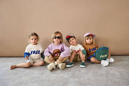 Lassig Bluza z bawełny organicznej GOTS Little Gang Free milky 4-6 lat