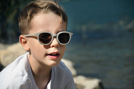 Beaba Okulary przeciwsłoneczne dla dzieci 4-6 lat Sunny - Velvet grey