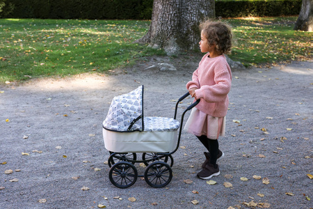 Skrallan Wózek Dla Lalek w Stylu Retro