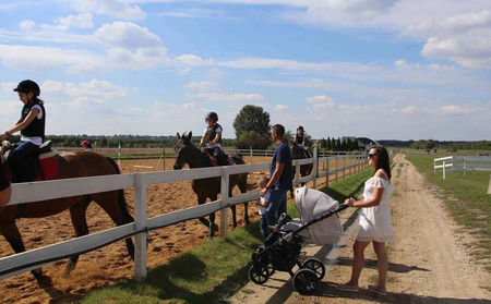 Kunert Mila Wózek Głęboko-Spacerowy 2w1 Pudrowy Róż Czarna Rama Koła Żelowe