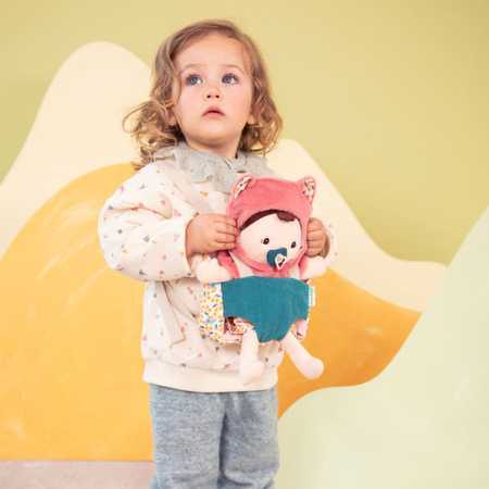 Lilliputiens Lalka dzidziuś w nosidełku i z czapeczką Jeanne 18 m+