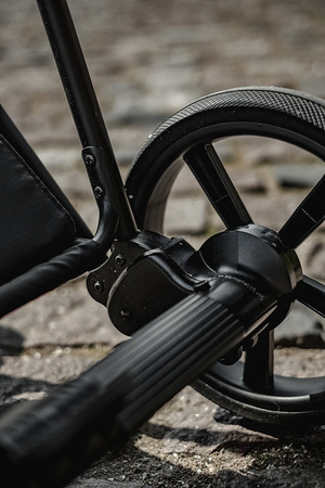 Roan Ivi 2.0 Vintage Wózek Głęboko-Spacerowy Praline + Cybex Aton B2 i-Size Fotelik Samochodowy 0-13kg + Baza One Volcano Black