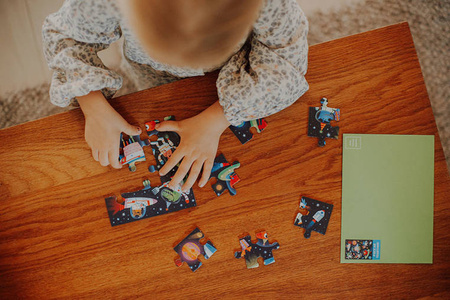 Mudpuppy Puzzle-kartka z życzeniami Kosmos 12 elementów 3+