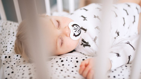 Lovi Dynamiczny Smoczek Uspokajający 18m+ Silikonowy 2szt. 22/880 Salt&Pepper