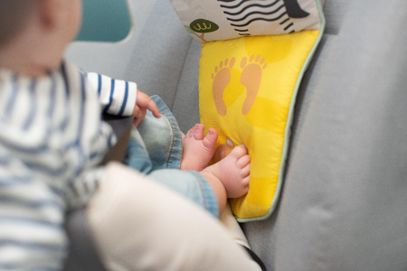 Taf Toys Samochodowe Centrum Aktywności Savannah – Podróżna Zabawka Rozwojowa