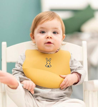 Nattou Śliniak Silikonowy z Zapięciem, bez BPA Ochra