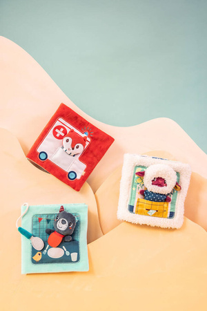 LILLIPUTIENS Książeczka aktywizująca z mini-pacynką Doktor Lisiczka Alice 12 m+